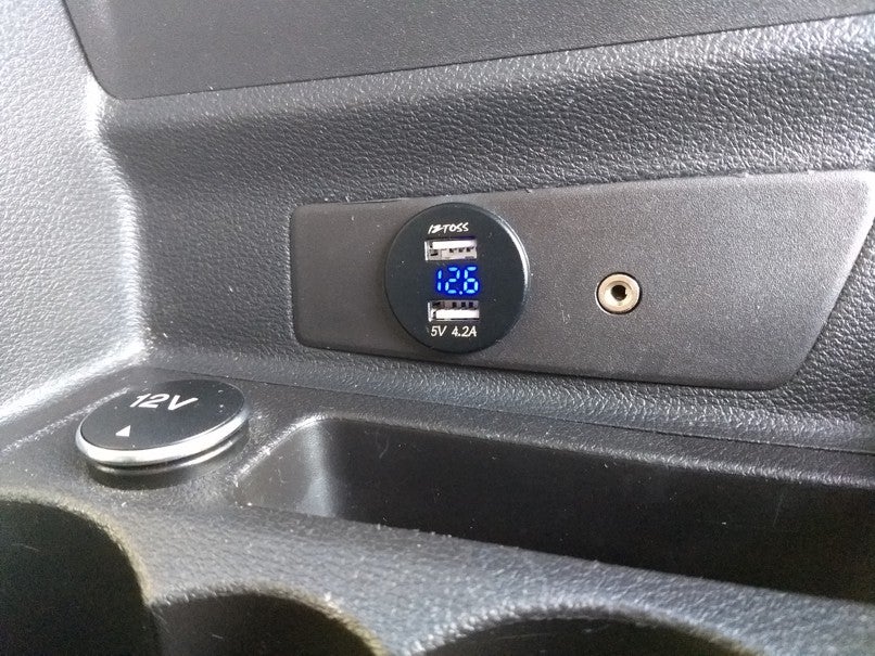 ford transit connect 2017 usb port